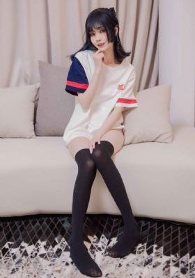 卡芙卡被扒开腿狂动漫