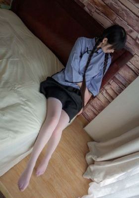 羞耻被脱小内内灌水